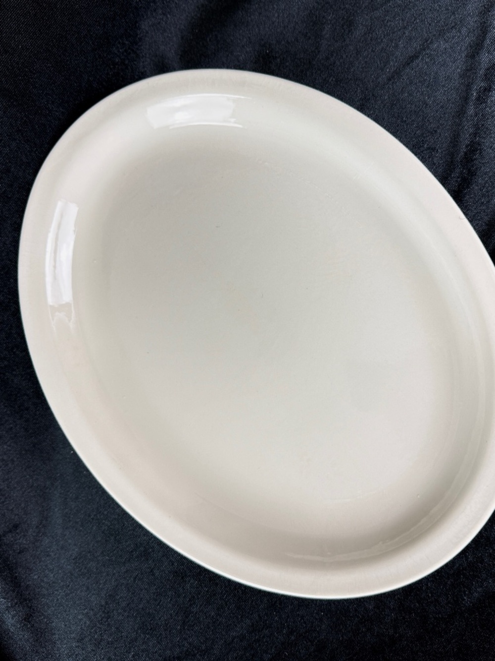 Buffalo China Lg Oval White Platter 13.5 X 11 in Thanksgiving Restaurant Ware